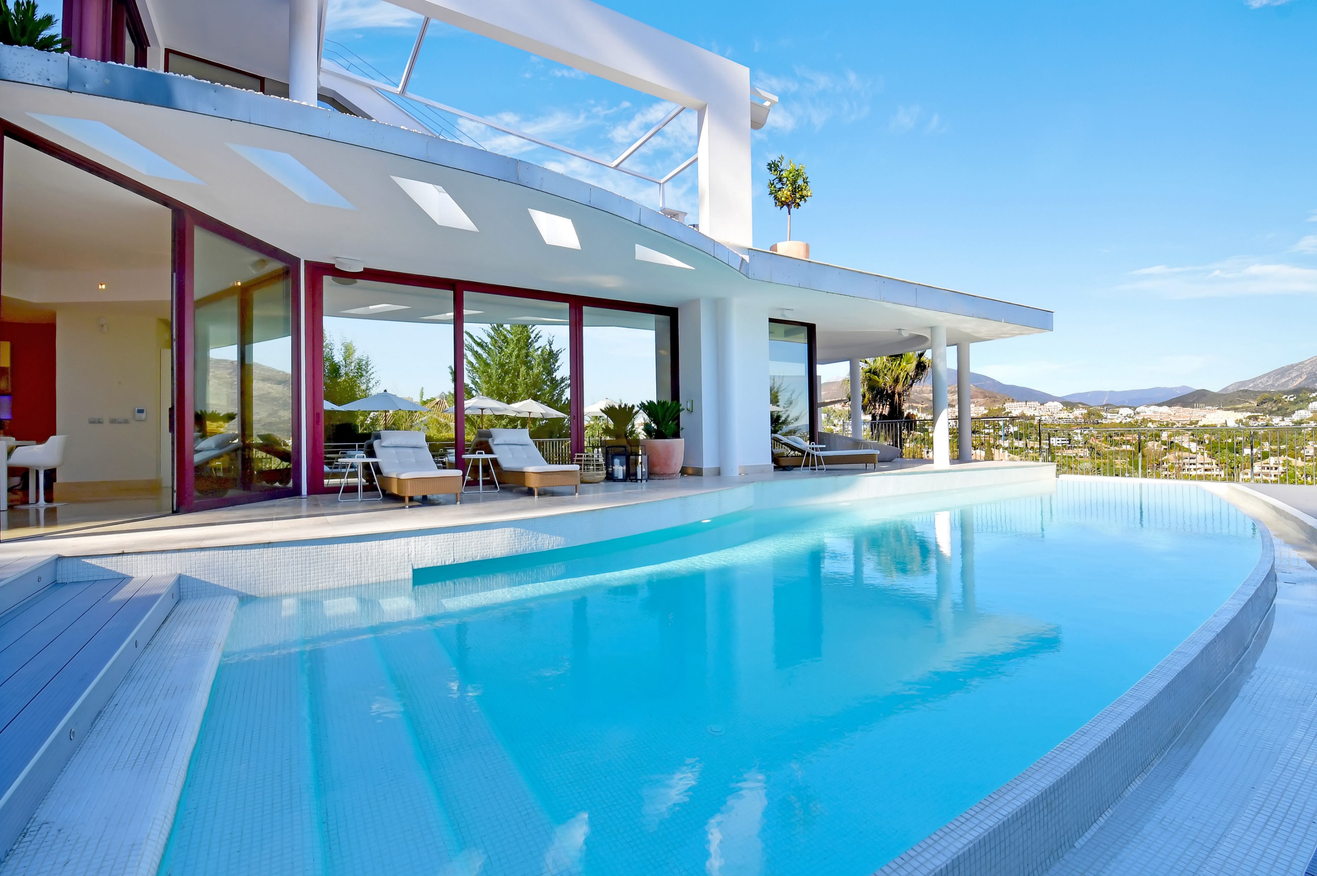 DETACHED HOUSE IN NUEVA ANDALUCÍA